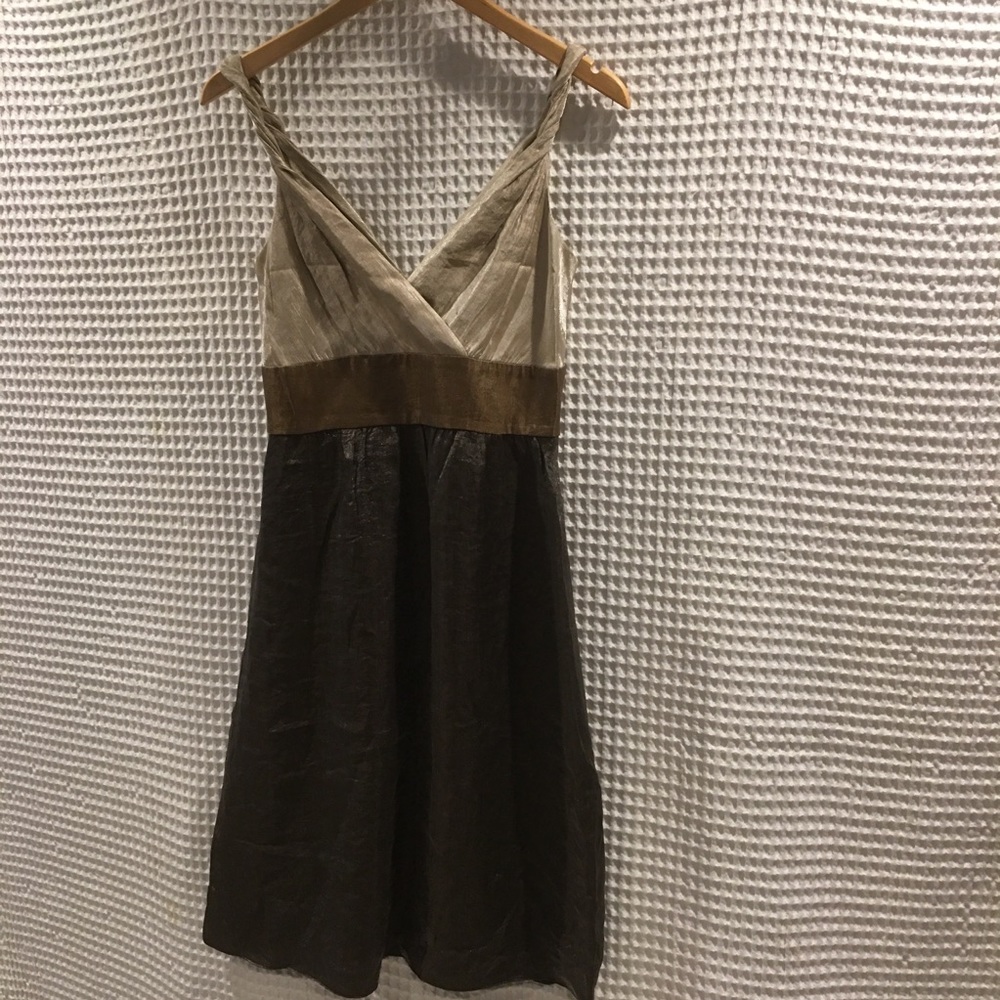 Worn once Adriana Papell party dress. Size 8.